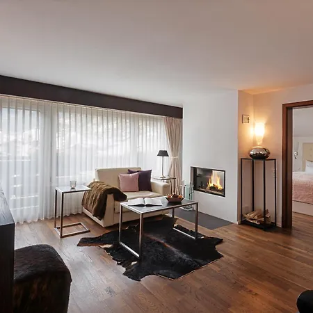 Le Mirabeau & 4*