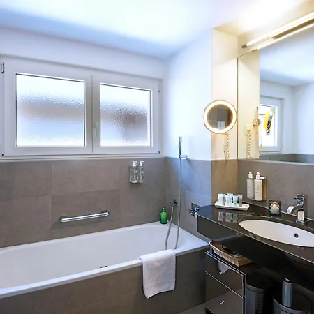 Szálloda Le Mirabeau & 4*