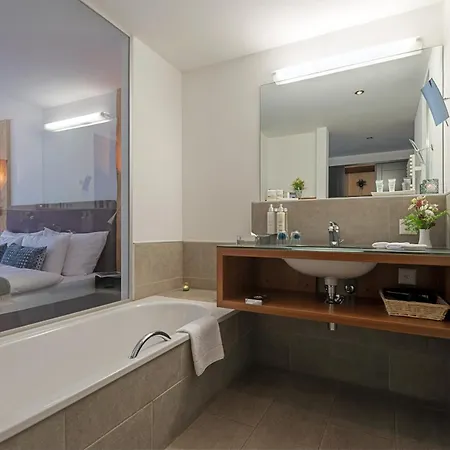 Szálloda Le Mirabeau & 4*