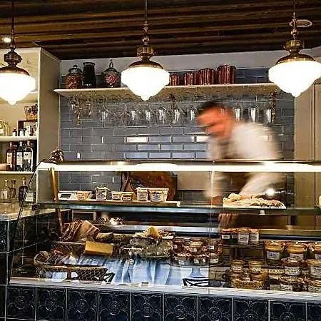 Le Mirabeau & Szálloda