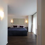 Szálloda Le Mirabeau &