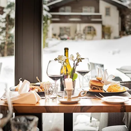 Le Mirabeau & Szálloda