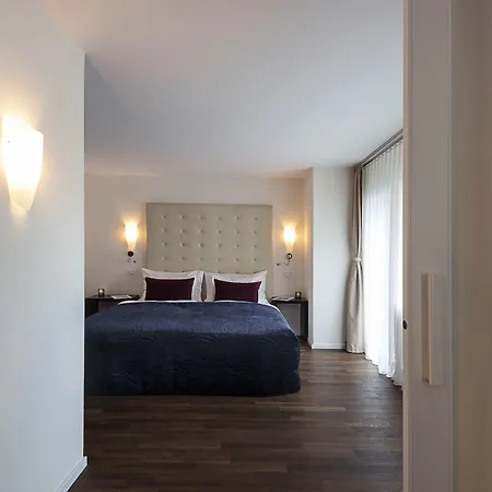 Szálloda Le Mirabeau &